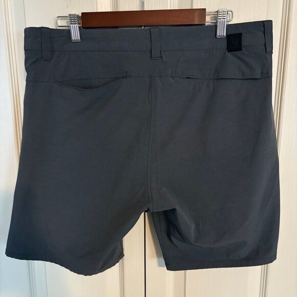 Vuori Men’s Aim Shorts Size 34 Gray V368 8” Inseam Casual Performance - Picture 4 of 11